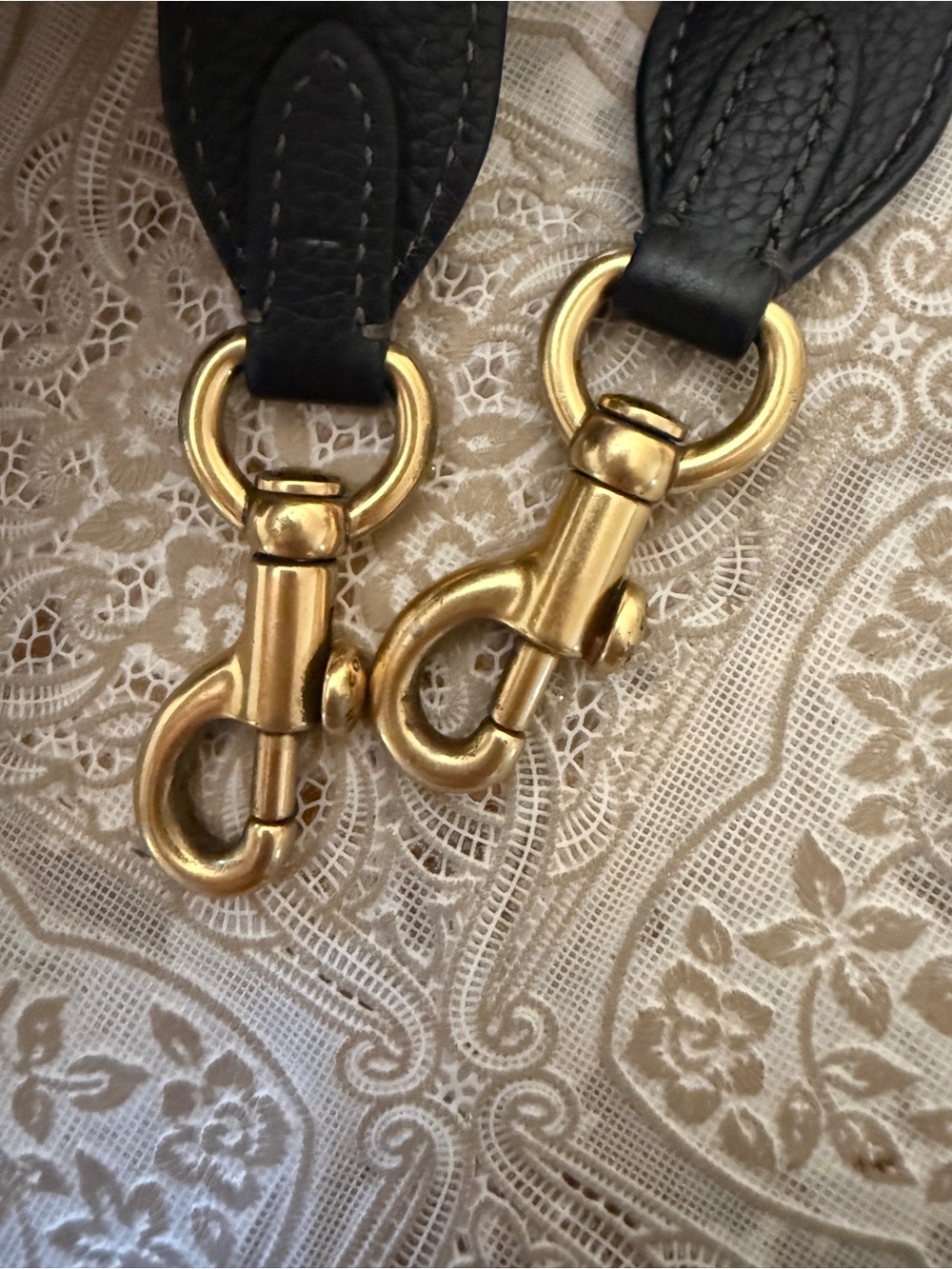 Coach Willow Saddle Bag Black Pebble Leather Crossbody Gold Turn lock CA094 - Picture 14 of 16